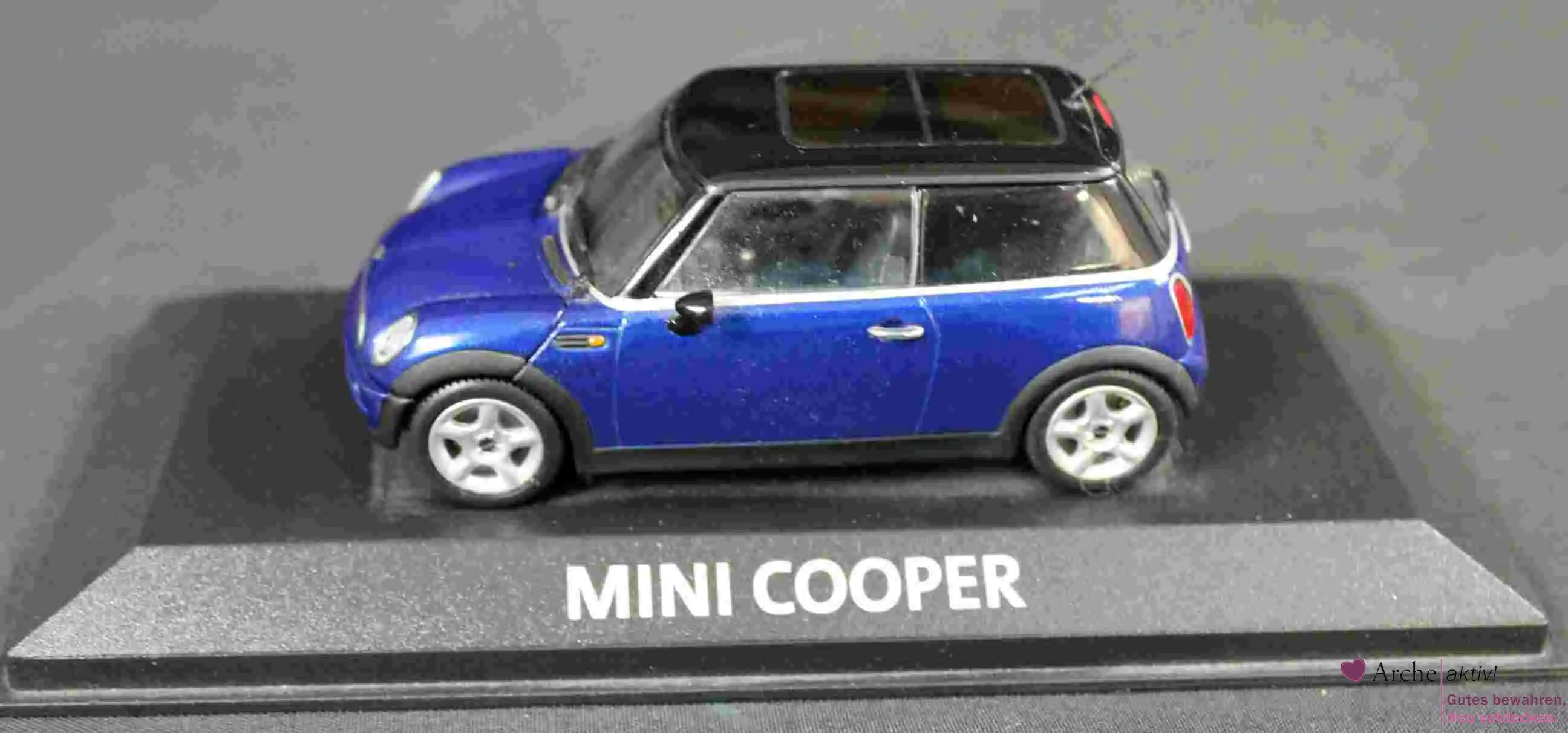 Modellauto Mini Cooper - Minichamps - Maßstab 1:43 - Top Zustand - in original Plexiglaskasten 