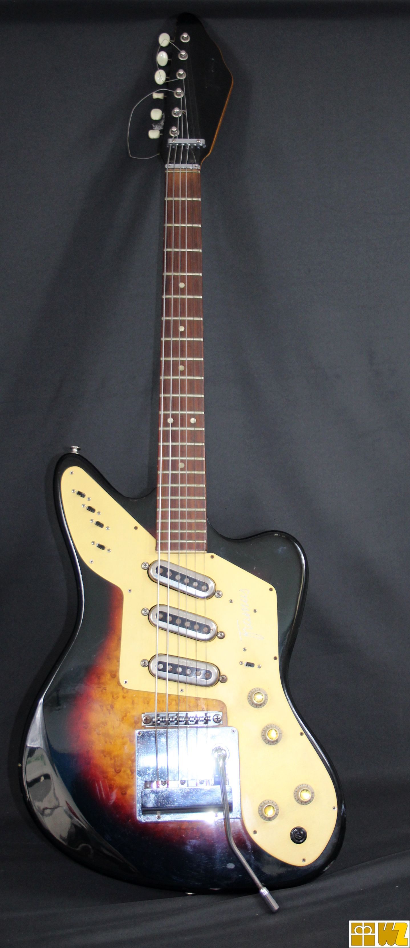 Framus Vintage E-Gitarre mit Corpus aus Vogelaugenahorn, Sunburst, gebr.