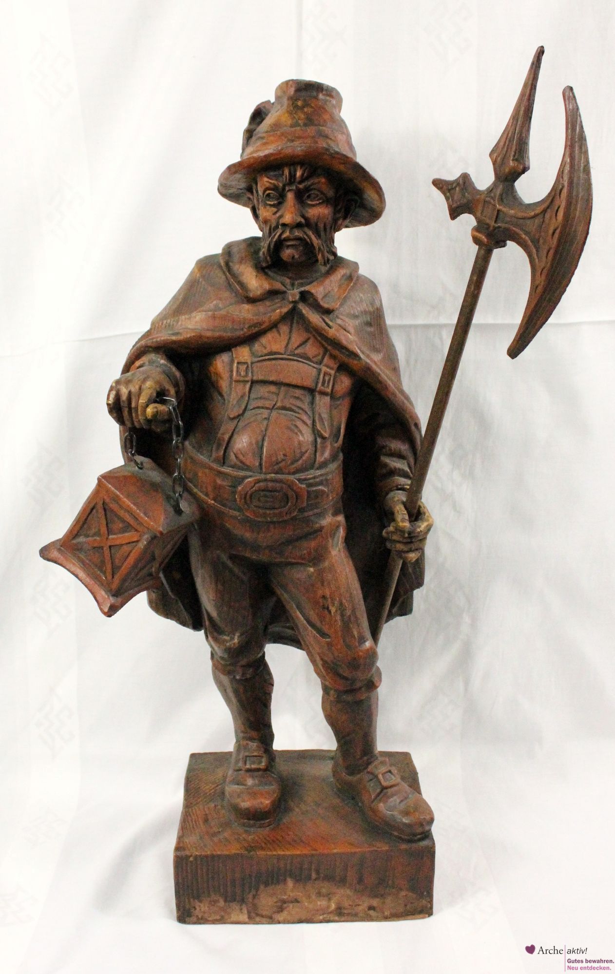 Holzfigur Nachtwächter mit Hellebarde und Laterne ca. 62 cm, gebraucht