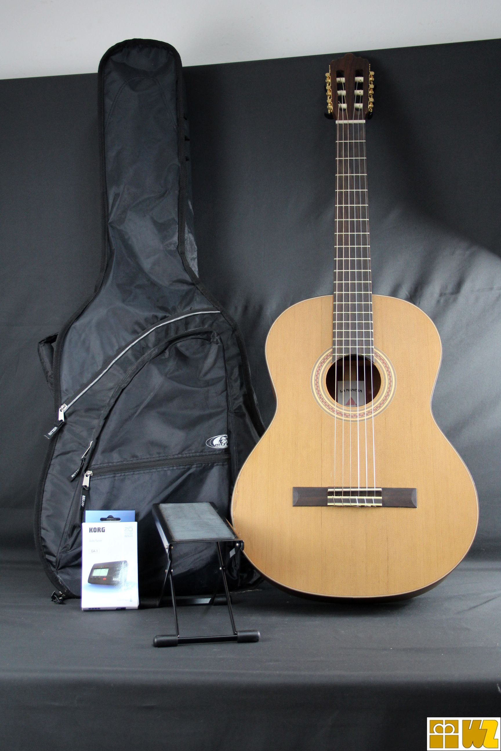 La Mancha Rubi CM Gitarre gebr. in gutem Zustand