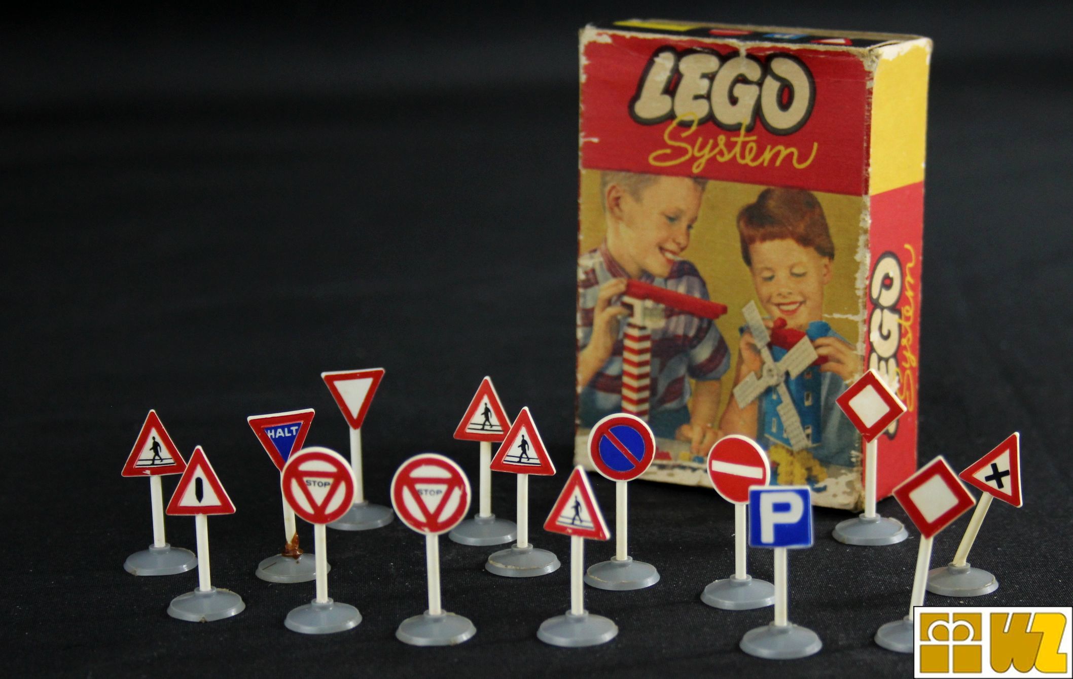 LEGO Verkehrsschilder in der Originalverpackung; Rarität aus den 1950er Jahren!