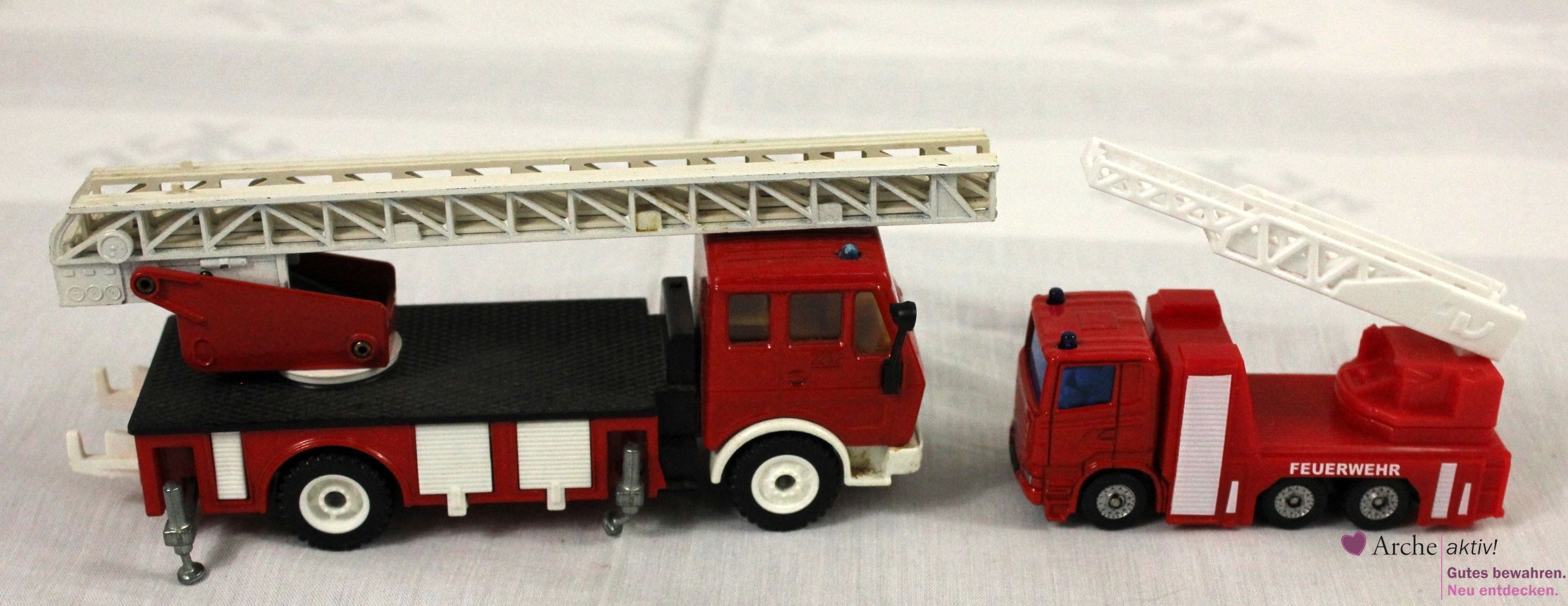 Siku Feuerwehr-Drehleiterwagen, 2 Stück, gebraucht